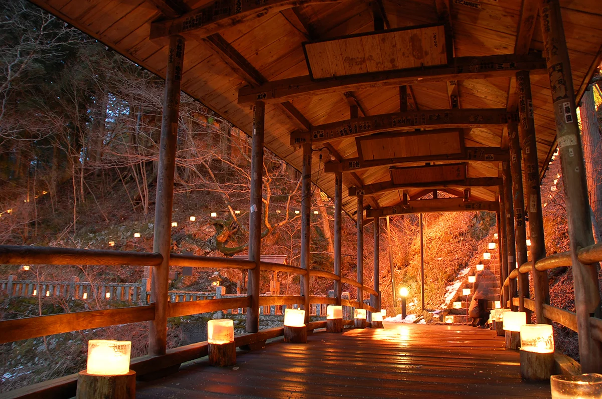 Snow Lanterns & Edo Post Towns  | 2-Day Winter Journey from Tokyo（Including tour guide）