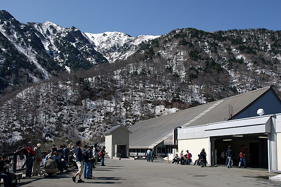 Tateyama Kurobe Alpine Route & Matsumoto 2‑Day Tour from Tokyo | Matsumoto Castle & Suwa Lake（Including tour guide）
