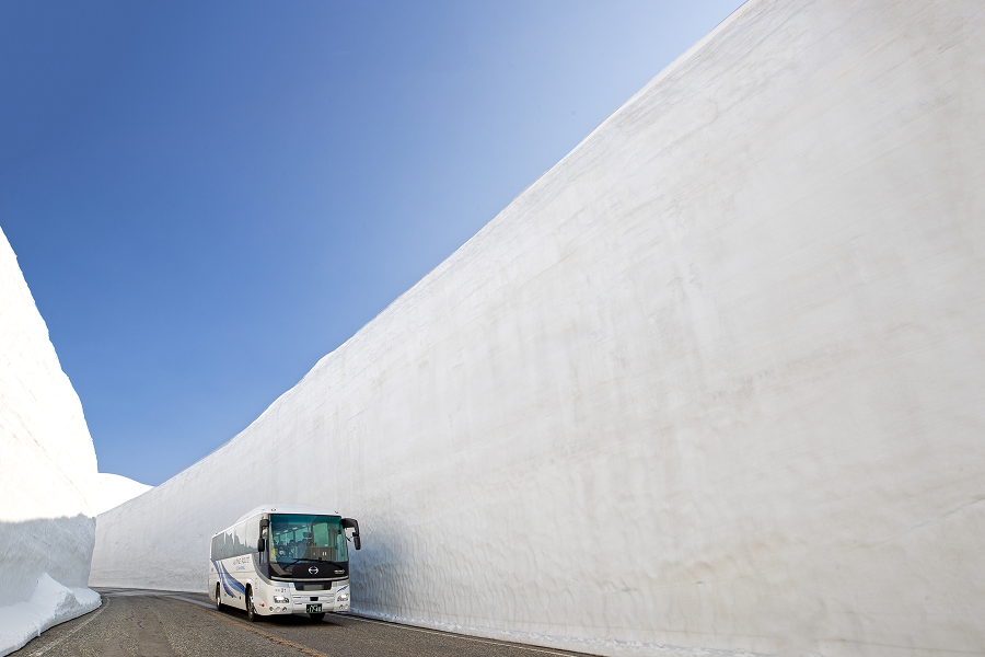 2-Day Tateyama Kurobe Alpine Route & Hida Takayama Tour from Osaka | Onsen Stay（Including tour guide）