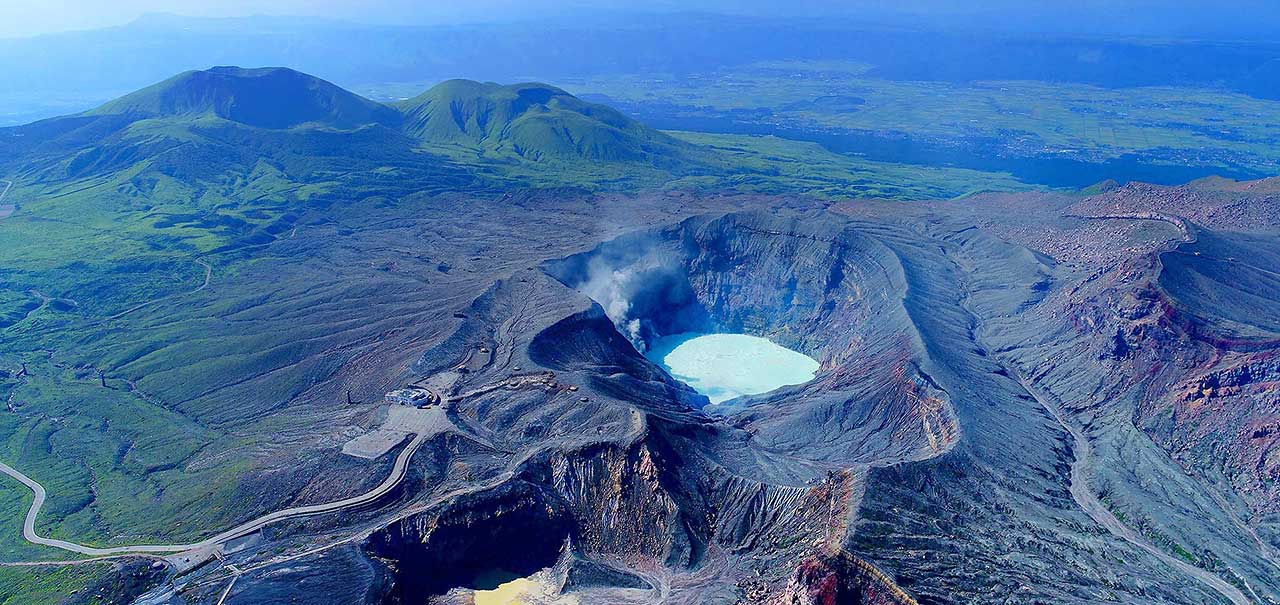 Kyushu Nature & Culture Day Tour | Aso Volcano & Takachiho Gorge from Fukuoka（Including tour guide）