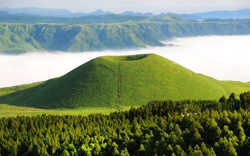 Kyushu Nature & Culture Day Tour | Aso Volcano & Takachiho Gorge from Fukuoka（Including tour guide）