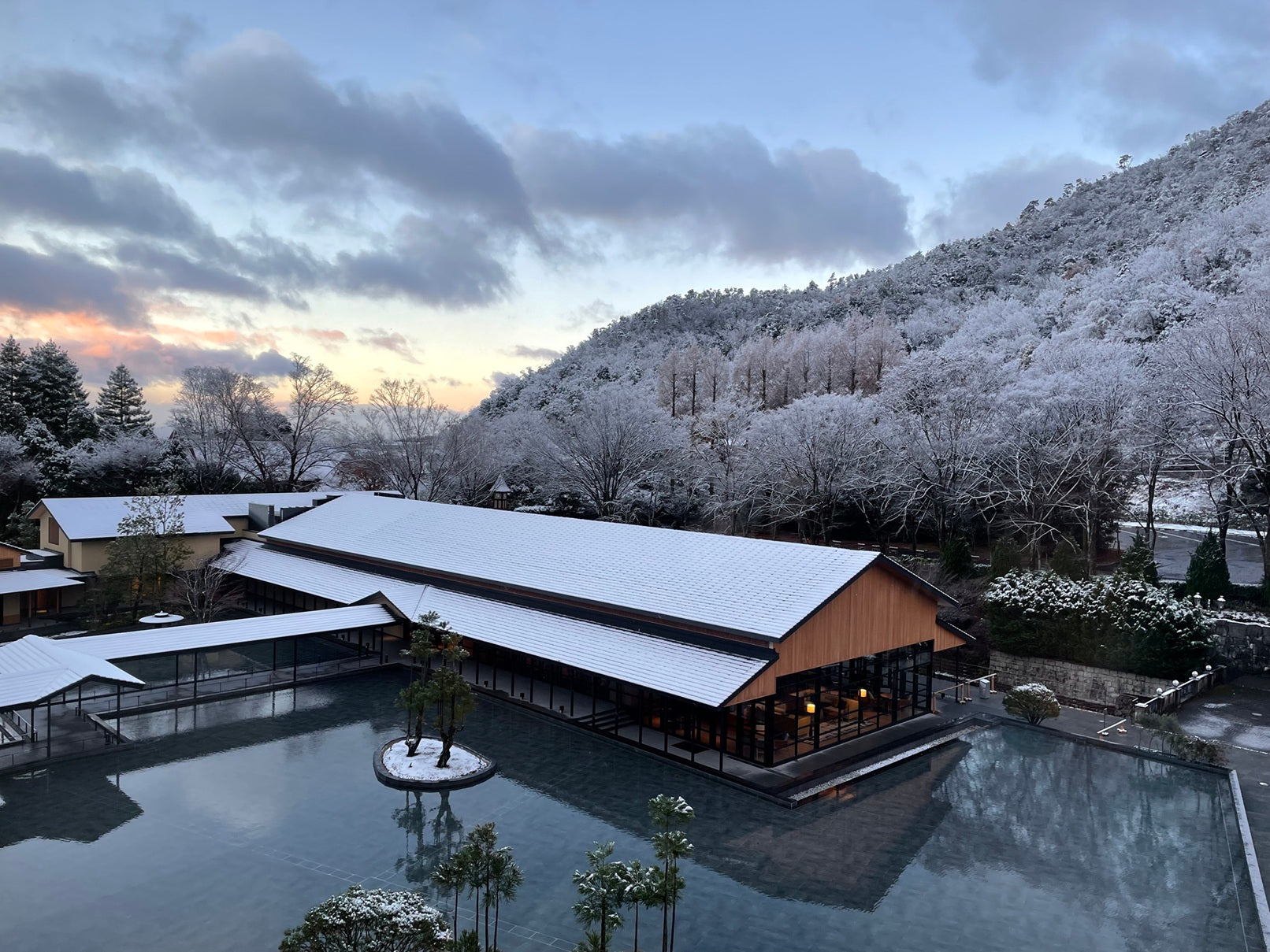 ROKU KYOTO LXR Hotels Resorts – Hotel Booking Service